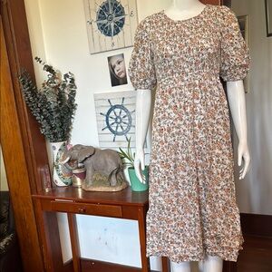 nWT elloh size small Floral Puff Sleeve Dress
